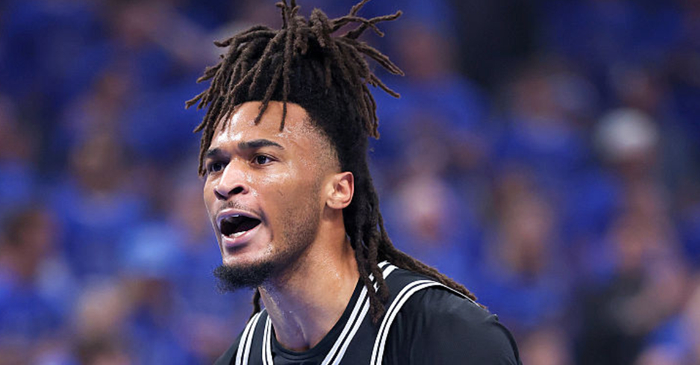 卡斯尔:希望赢下每一场比赛 但很快就把NBA杯的失利抛在脑后|圣安东尼奥马刺队|斯蒂芬-卡斯尔|纽约尼克斯队|马刺|裁判_新浪体育_新浪新闻